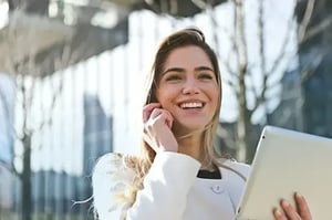 Whats-the-best-way-to-improve-customer-support-through-email-and-chat-channels
